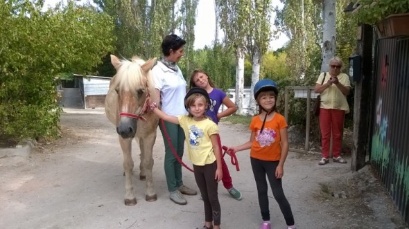 Bimbi Bielorussi sul cavallo